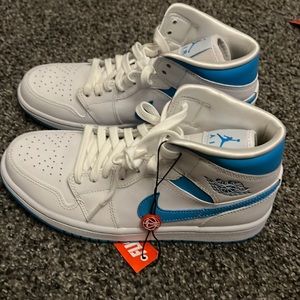 Jordan 1  UNC womens
